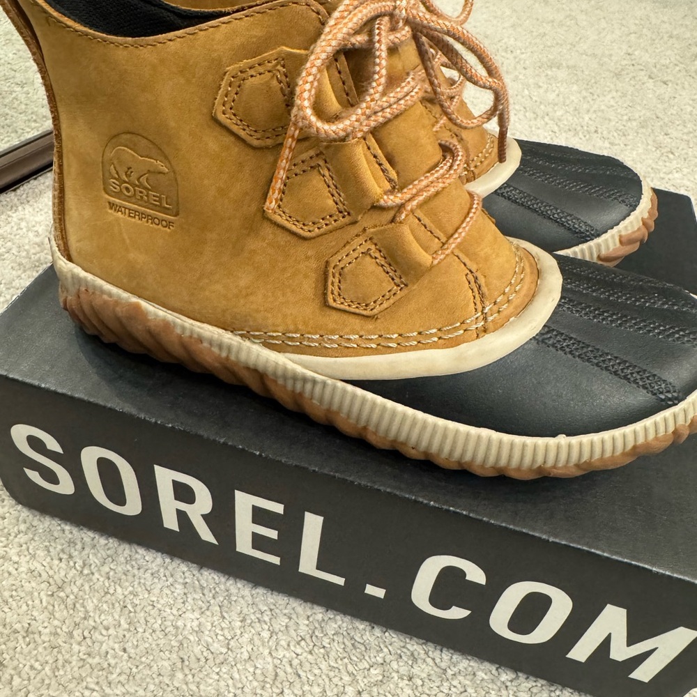 Sorel Tan and Black Waterproof Boots